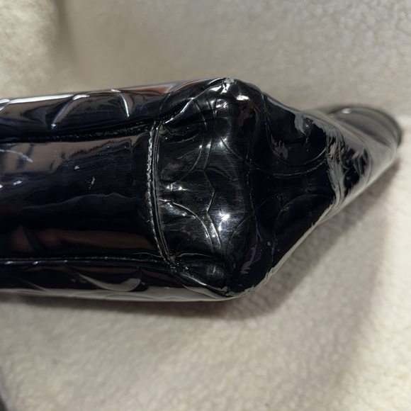 Coach Patent Tote with matching wristlet - Picture 6 of 7
